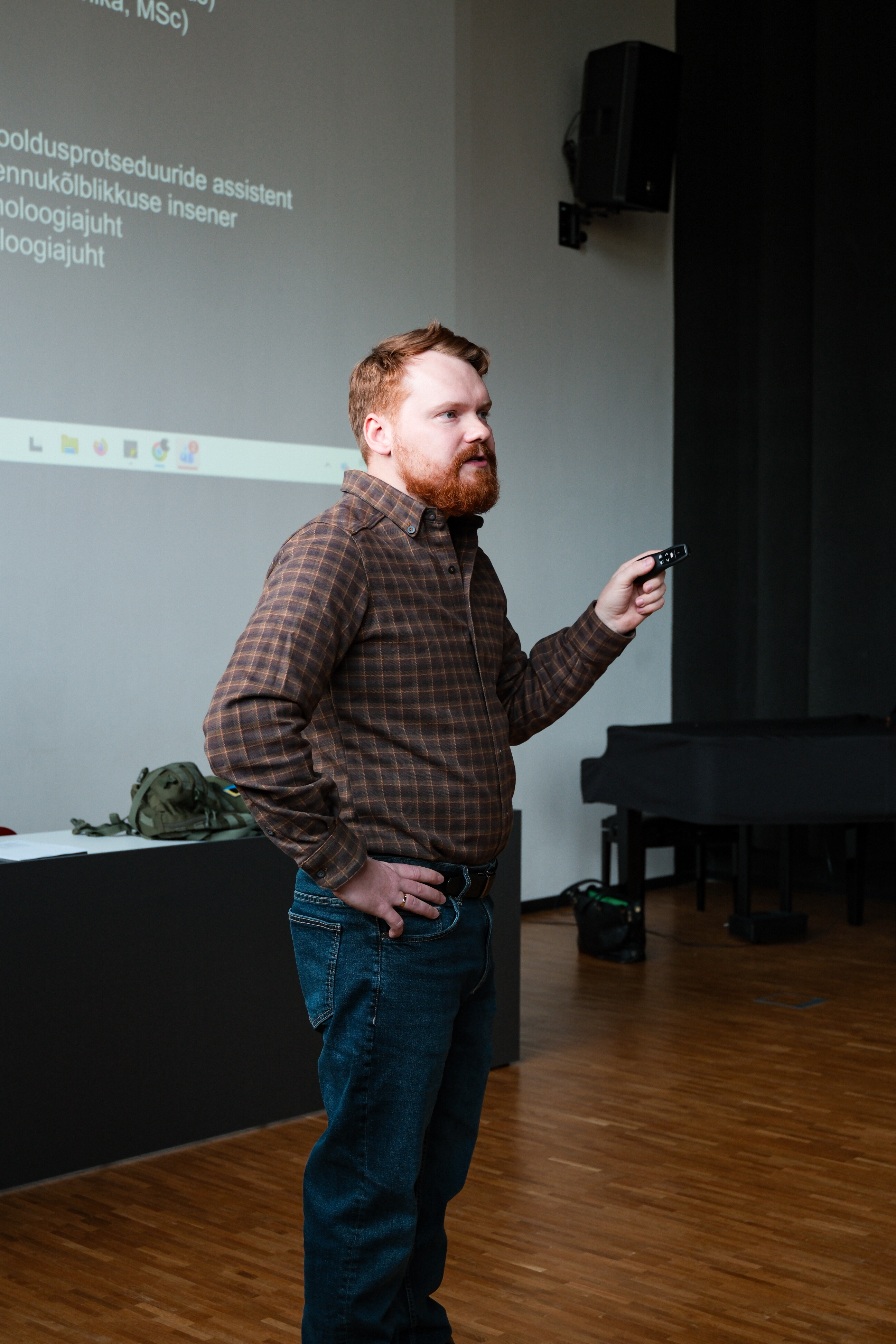 &Otilde;pilaskonverents &bdquo;Uurija kompass&ldquo;